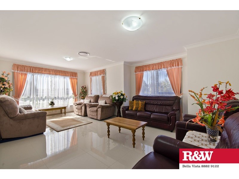 8 Tanunda Dr, The Ponds NSW 2769