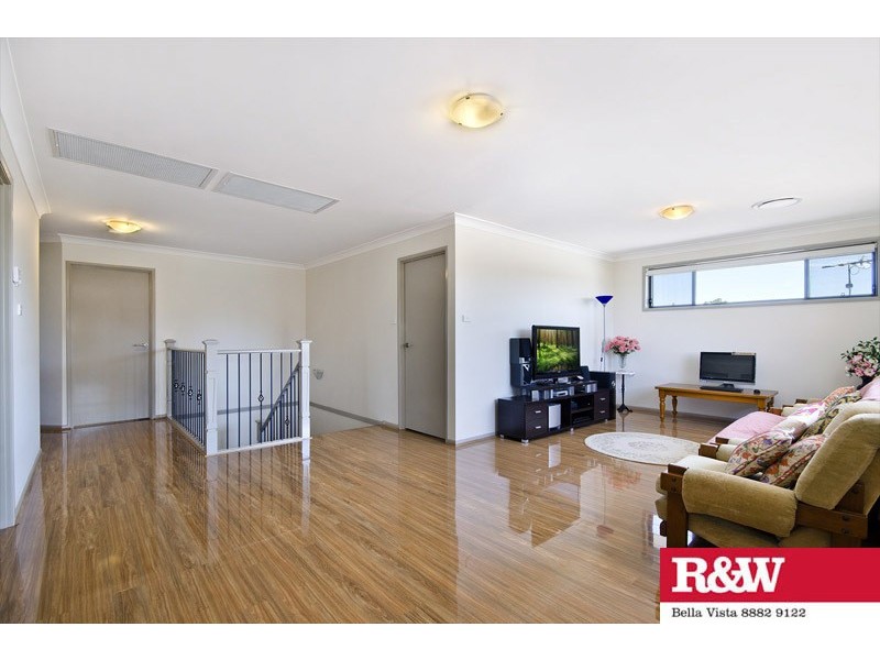 8 Tanunda Dr, The Ponds NSW 2769