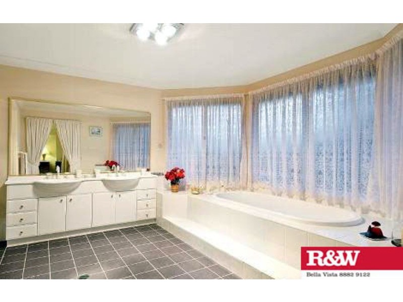 33  Softwood Ave, Beaumont Hills NSW 2155