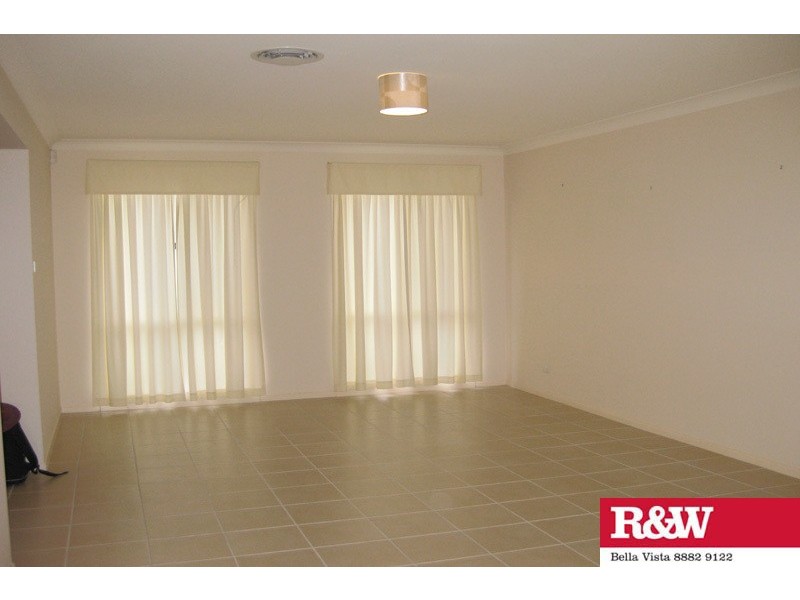 33  Softwood Ave, Beaumont Hills NSW 2155