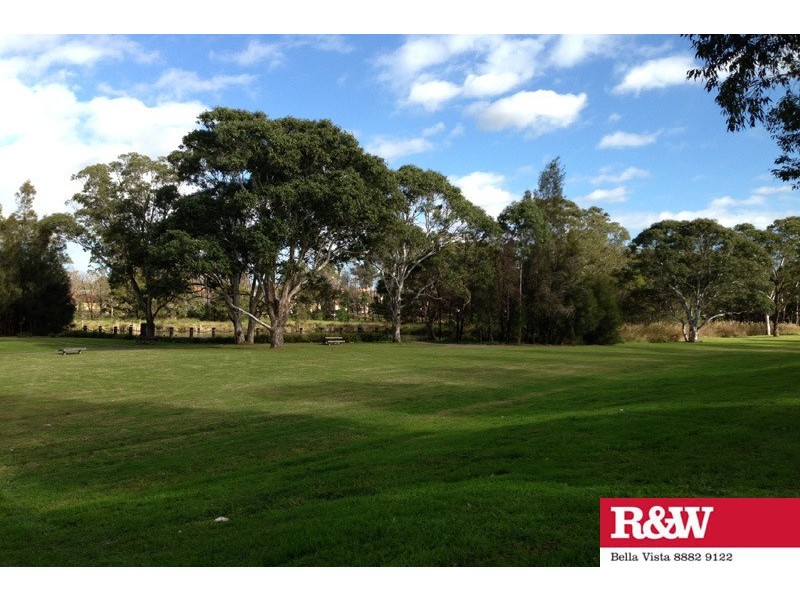 33  Softwood Ave, Beaumont Hills NSW 2155