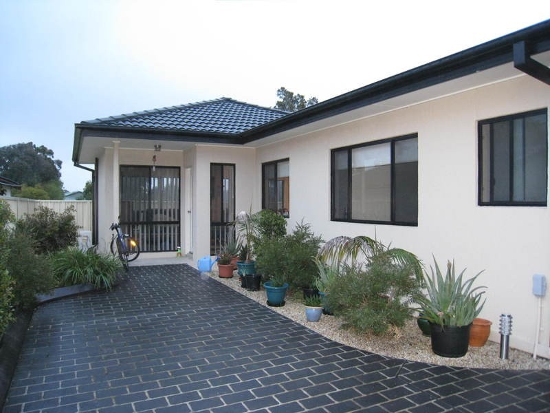 2/11 Dwyer Avenue, Woy Woy NSW 2256