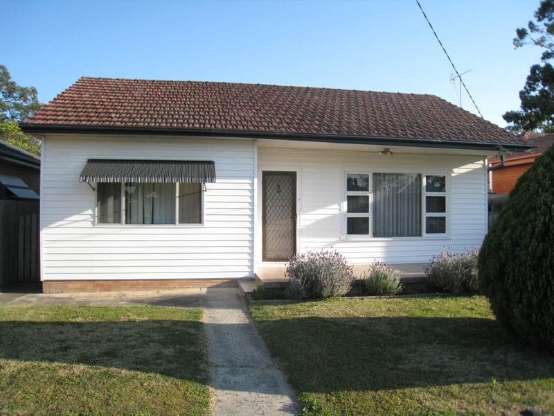 4 Birdwood Avenue, Umina Beach NSW 2257
