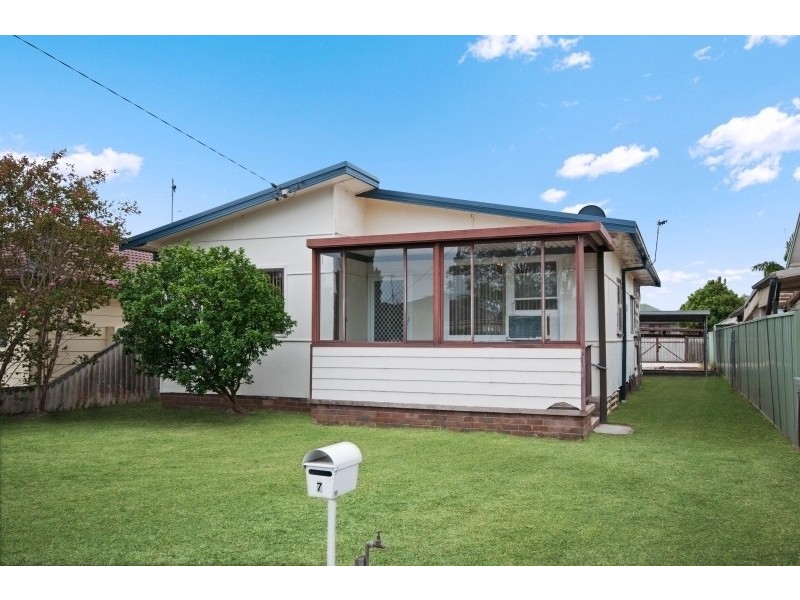 7  Oxford Street, Umina Beach NSW 2257