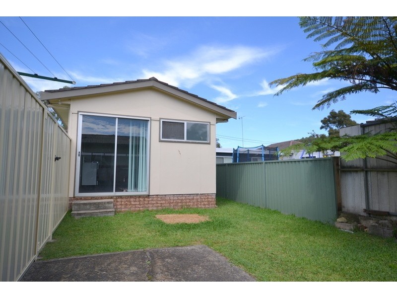 49a  Mackenzie Avenue, Woy Woy NSW 2256
