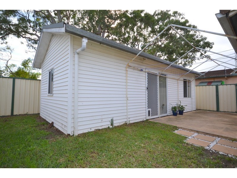 12a  Wentworth Avenue, Woy Woy NSW 2256