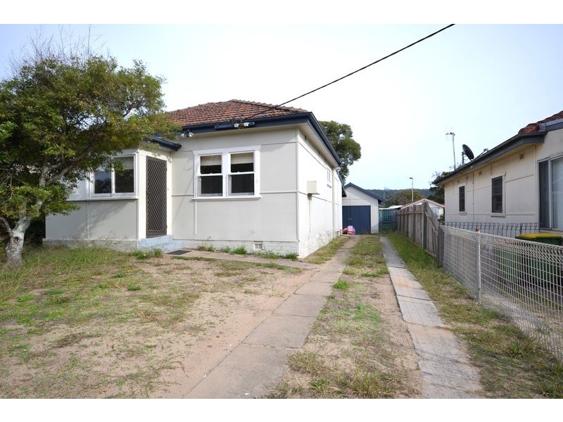 6  Leslie Street, Umina Beach NSW 2257