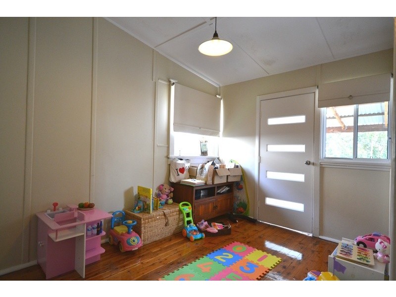 6  Leslie Street, Umina Beach NSW 2257