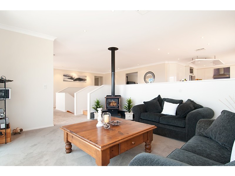 75 Kingsview Drive, Umina Beach NSW 2257