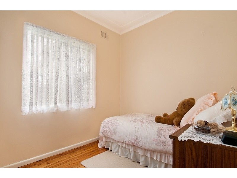 35 Boronia Avenue, Woy Woy NSW 2256