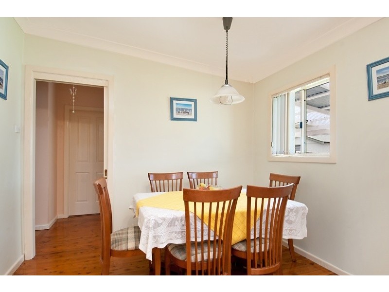 35 Boronia Avenue, Woy Woy NSW 2256