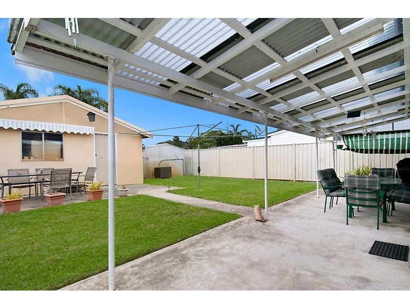 35 Boronia Avenue, Woy Woy NSW 2256