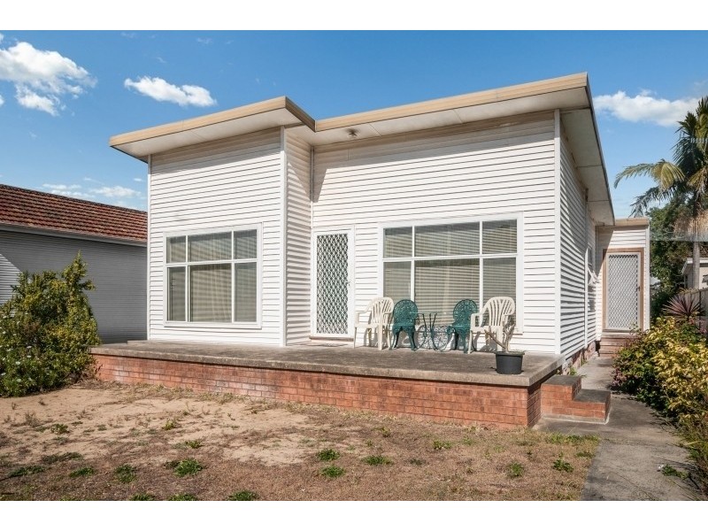 18 Cambridge Street, Umina Beach NSW 2257