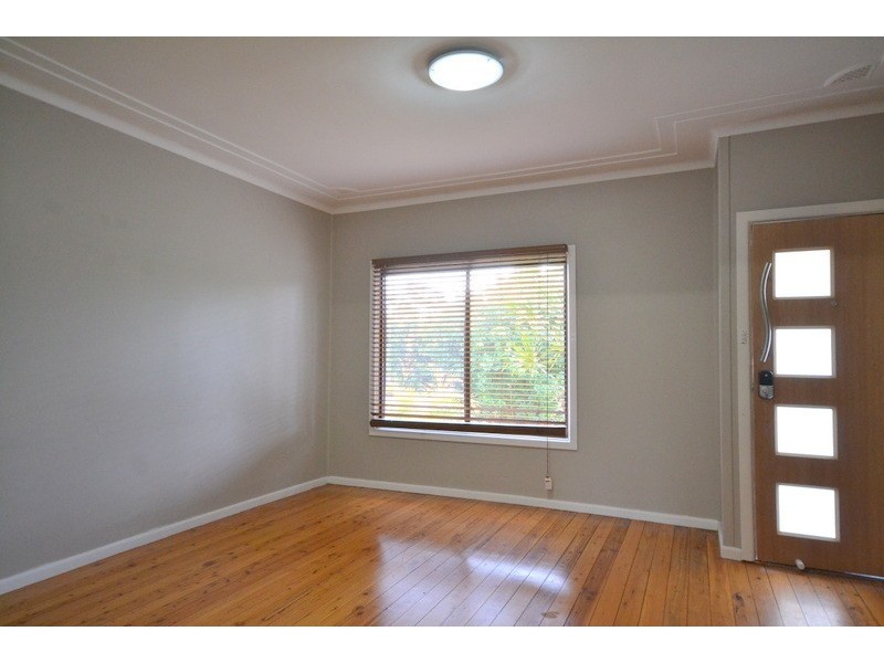 21  Boronia Avenue, Woy Woy NSW 2256