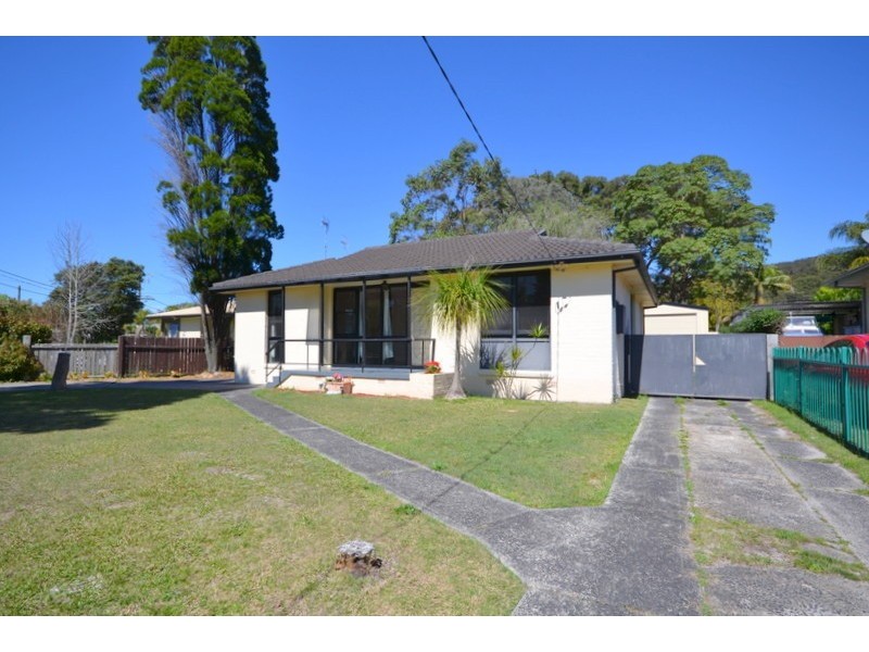 13 Macleay Avenue, Woy Woy NSW 2256
