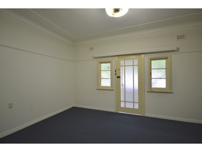 1 Shortland Street, Point Frederick NSW 2250