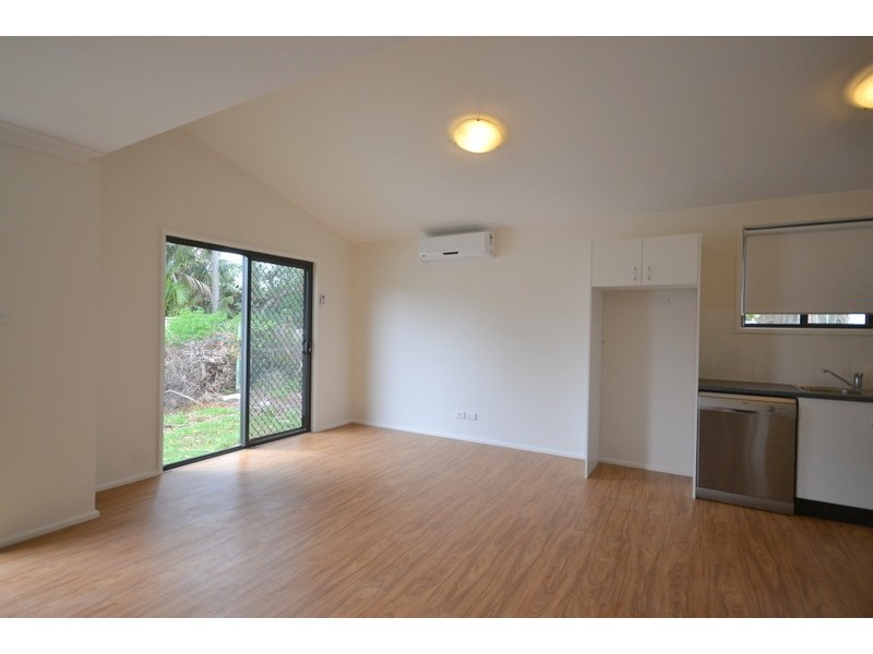 8a  Donald Avenue, Umina Beach NSW 2257