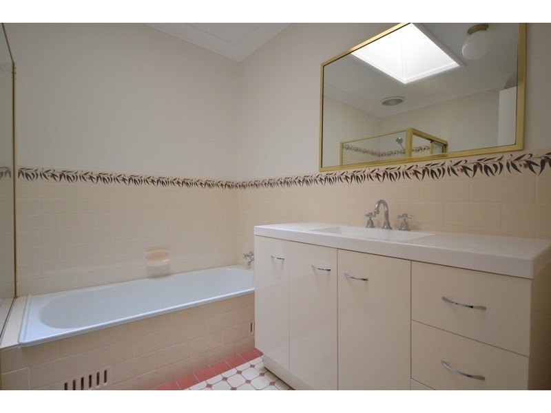 2/25 Beach Street, Ettalong Beach NSW 2257