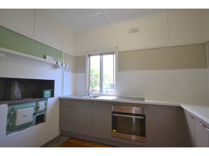 35 Beach Street, Ettalong Beach NSW 2257