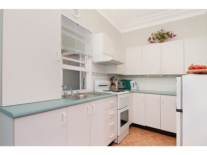 33 Boronia Avenue, Woy Woy NSW 2256