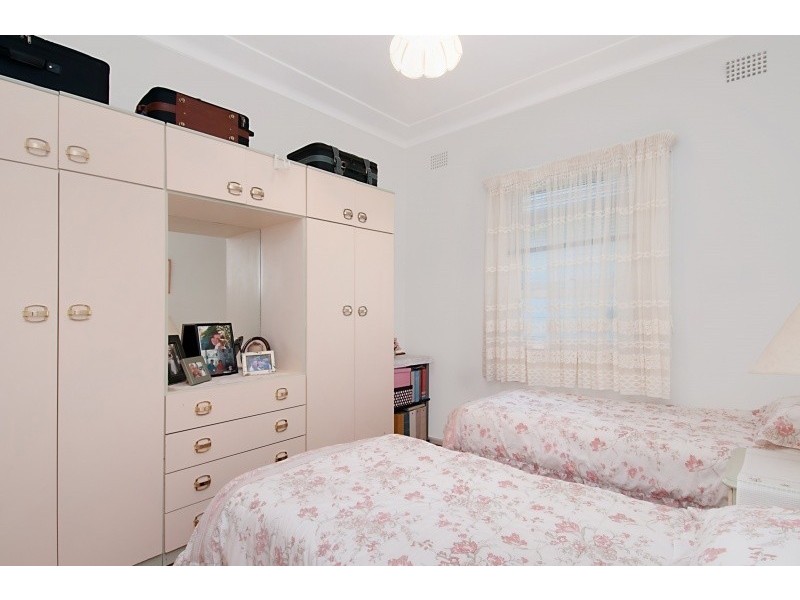 33 Boronia Avenue, Woy Woy NSW 2256