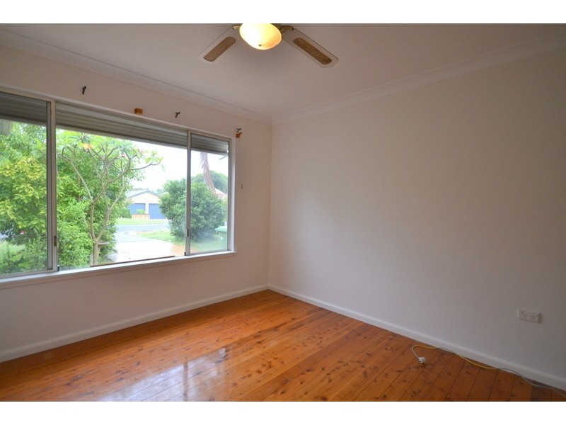 12 Wentworth Avenue, Woy Woy NSW 2256
