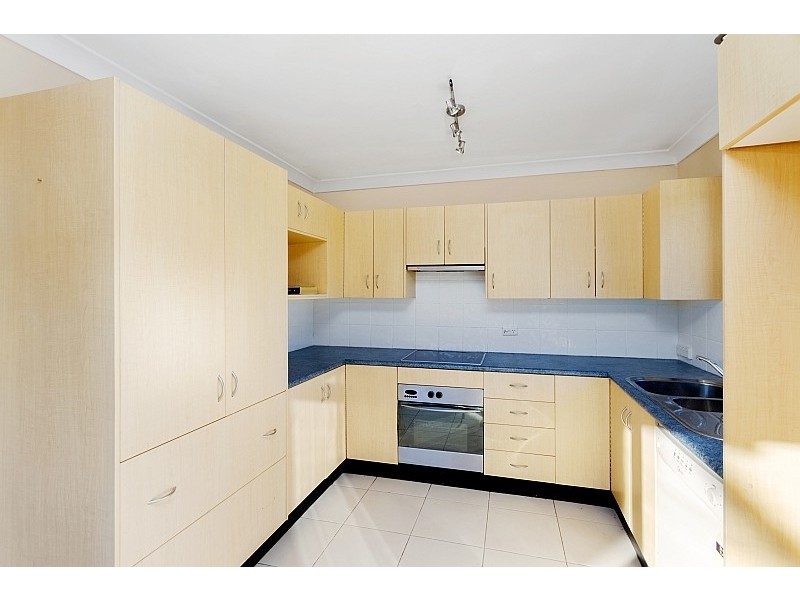 77  Renwick St, Wyoming NSW 2250