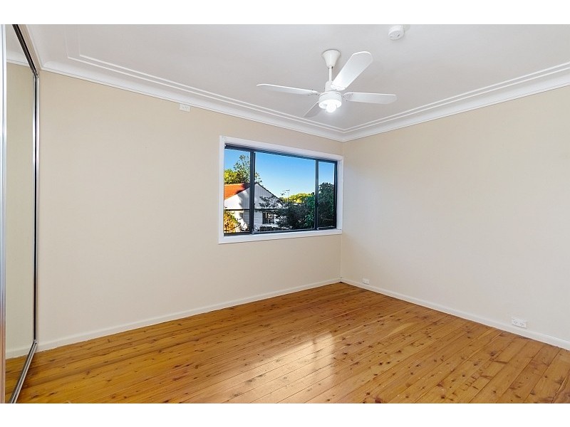 77  Renwick St, Wyoming NSW 2250