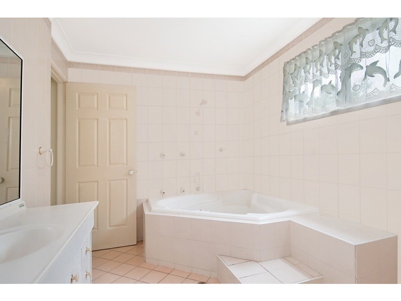2a Gwendolen Ave, Umina Beach NSW 2257