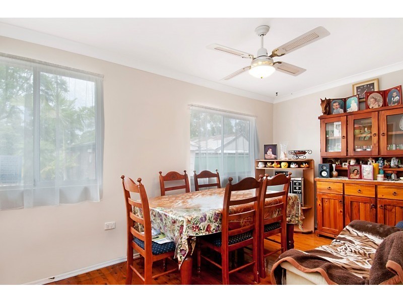 2a Gwendolen Ave, Umina Beach NSW 2257