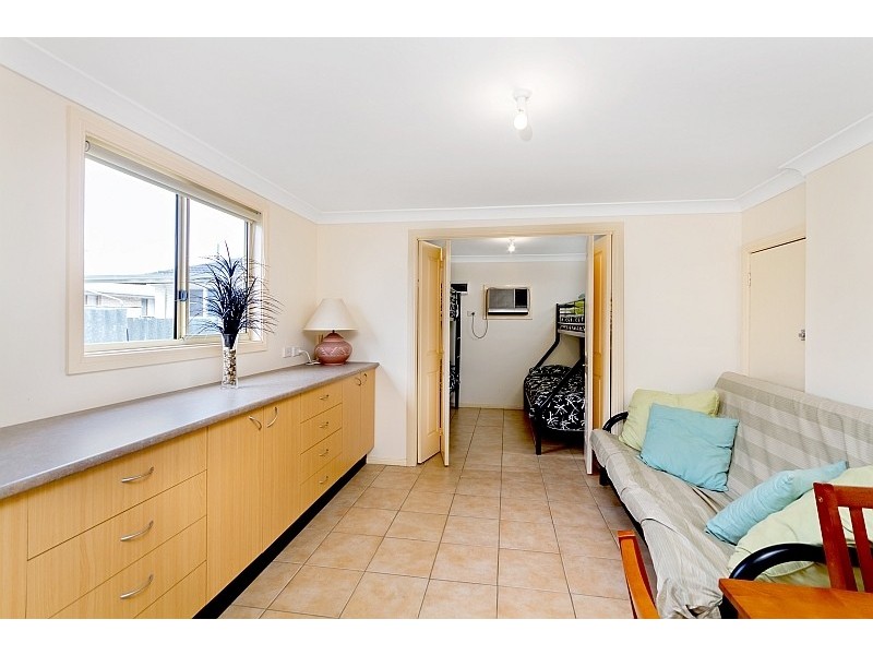 9 Wellington St, Umina Beach NSW 2257