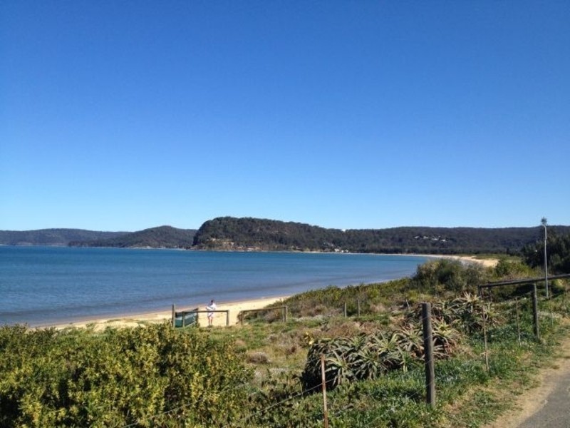 2 Wellington Street, Umina Beach NSW 2257