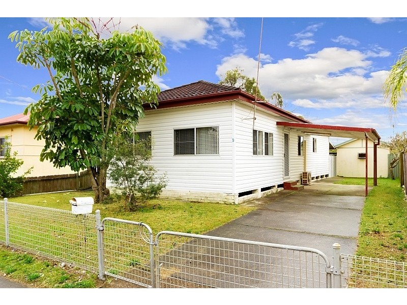 9 Wellington Street, Umina Beach NSW 2257