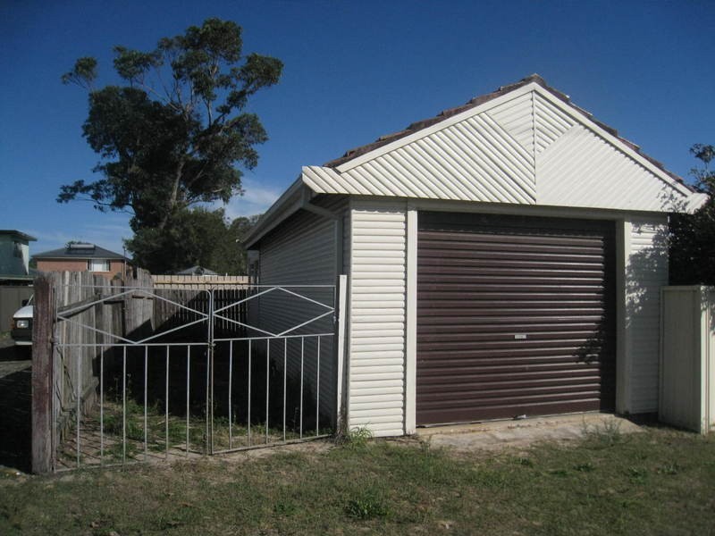 Garage 320 Ocean Beach Road, Umina Beach NSW 2257