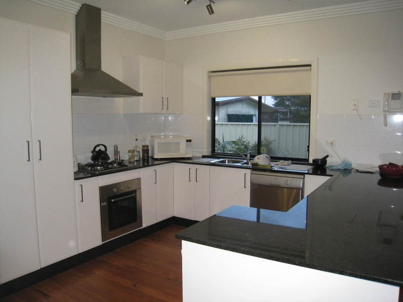 2/11 Dwyer Avenue, Woy Woy NSW 2256