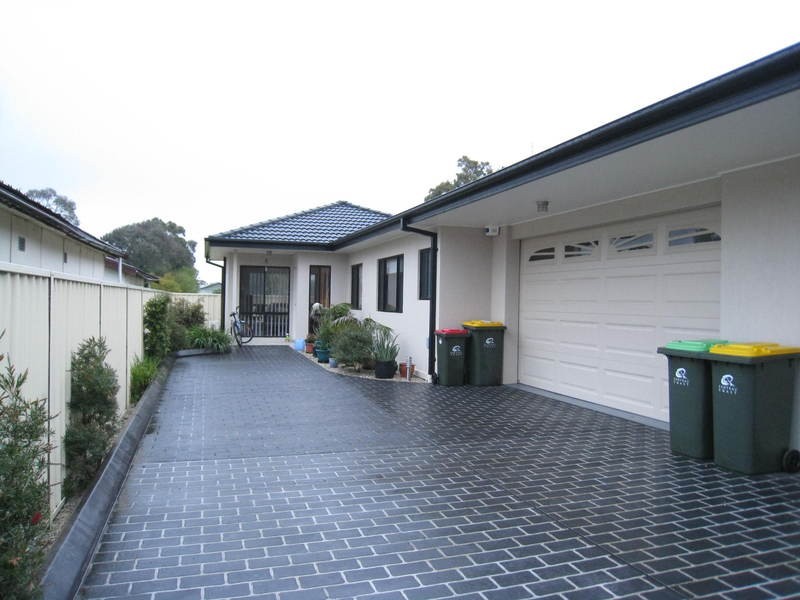 2/11 Dwyer Avenue, Woy Woy NSW 2256