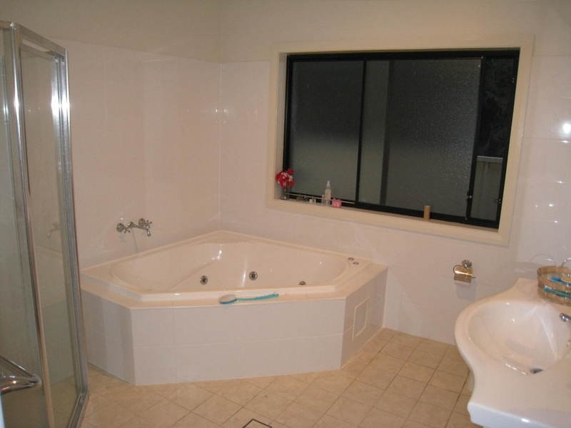 2/11 Dwyer Avenue, Woy Woy NSW 2256