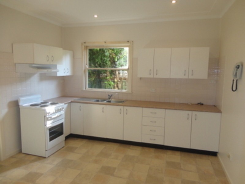 2 Pozieres Avenue, Umina Beach NSW 2257