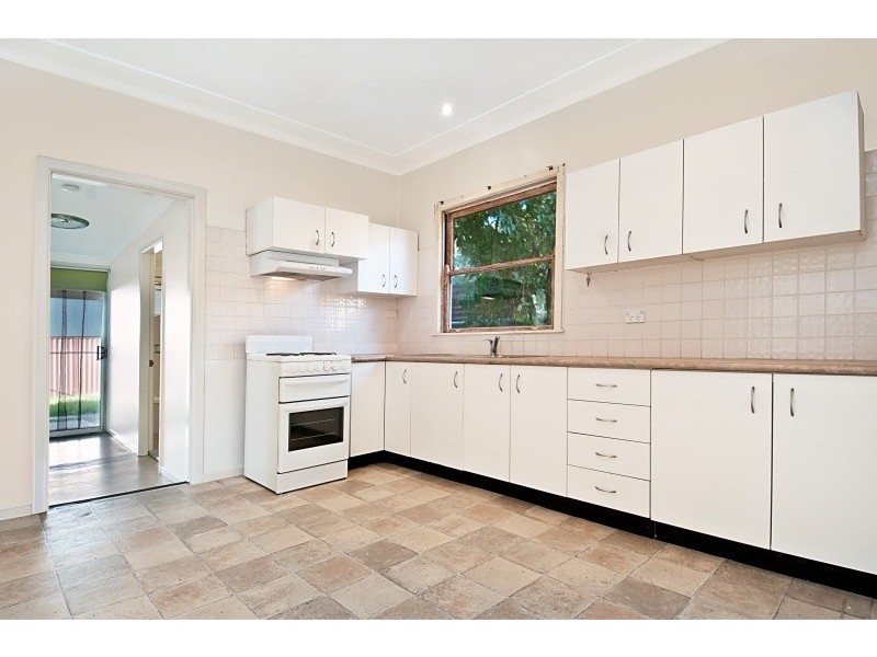 2 Pozieres Avenue, Umina Beach NSW 2257
