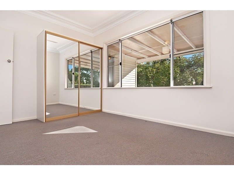 2 Pozieres Avenue, Umina Beach NSW 2257