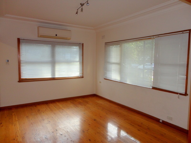 8  Mount Ettalong Road, Umina Beach NSW 2257