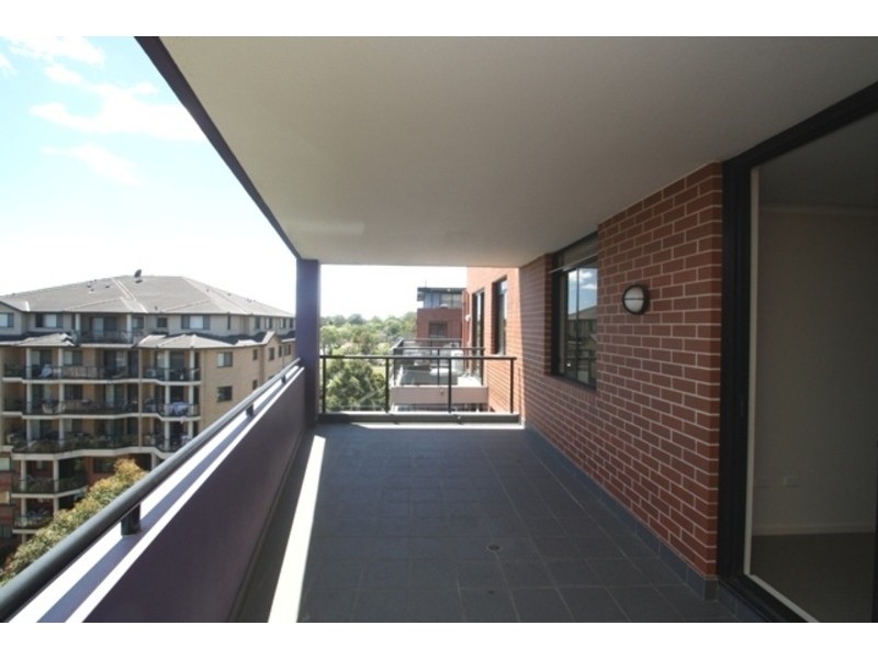 2705/32-36 Orara Street, Waitara NSW 2077