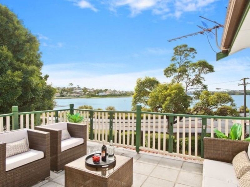 2 First Avenue, Rodd Point NSW 2046
