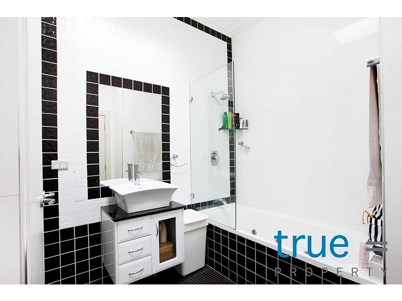 35 Kingston Road, Camperdown NSW 2050