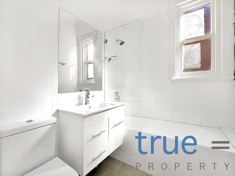 32A  Morton Avenue, Lewisham NSW 2049