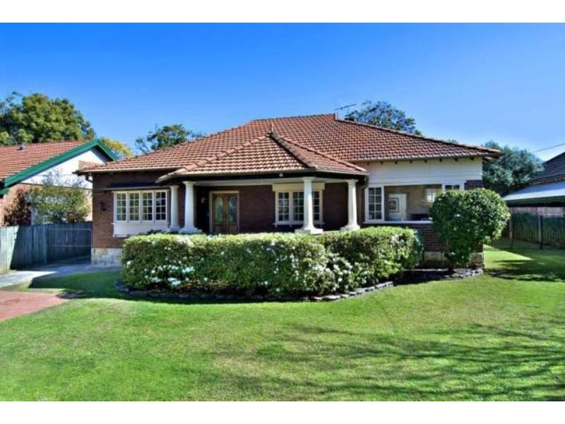 4 Archbold Road, Roseville NSW 2069