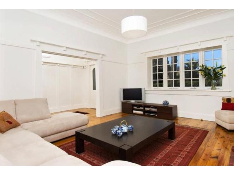 4 Archbold Road, Roseville NSW 2069