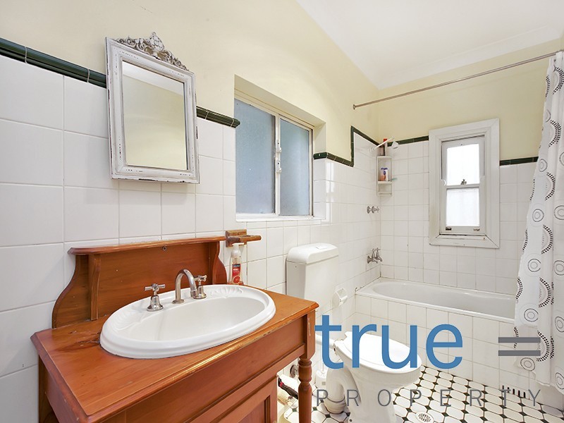 132  Erskineville Road, Erskineville NSW 2043