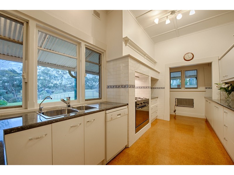 153 Shepherds Hill Road, Eden Hills SA 5050