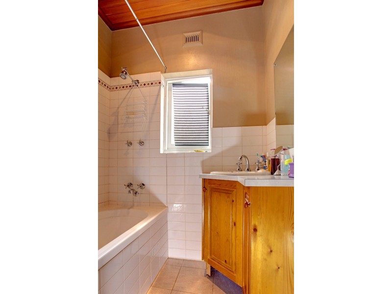 151 Avenue Road, Clarence Gardens SA 5039